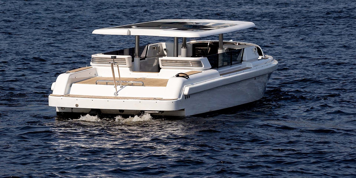 Аренда тендера Royal Tender Limo Челси в Санкт-Петербурге